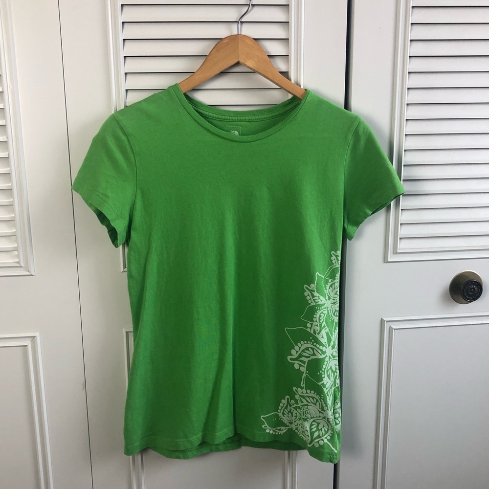 **CLOSING BUY ONE GET ONE** The North Face Green Floral Side Tee Largo Logo